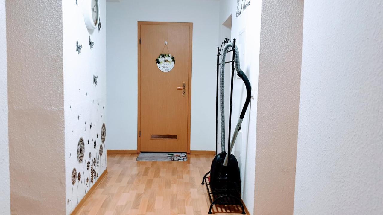 Budget Rooms In Halle With Shared Bathroom, Free Wifi, Netflix & Ipad Экстерьер фото